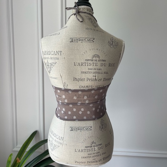 Floral halter top - Picture 4 of 4